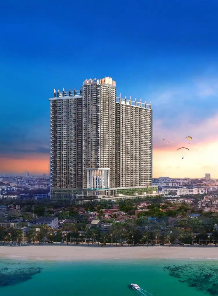 Copacabana Coral Reef: views from residences