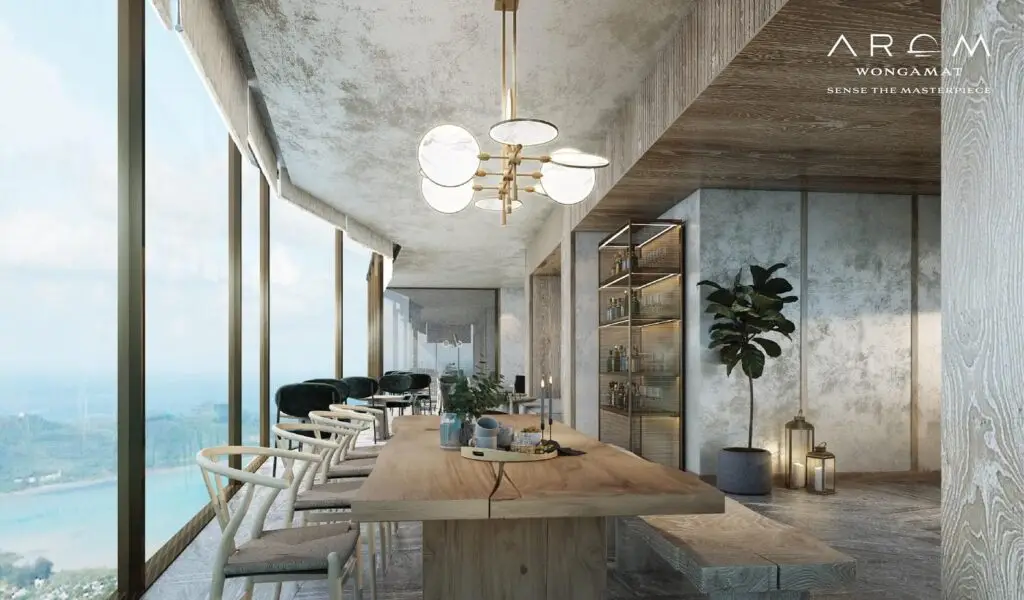 Arom Wongamat: lobby