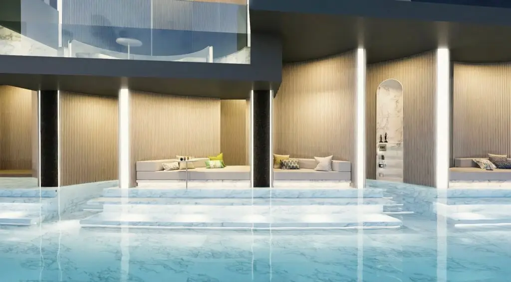Arom Wongamat: swimming pool