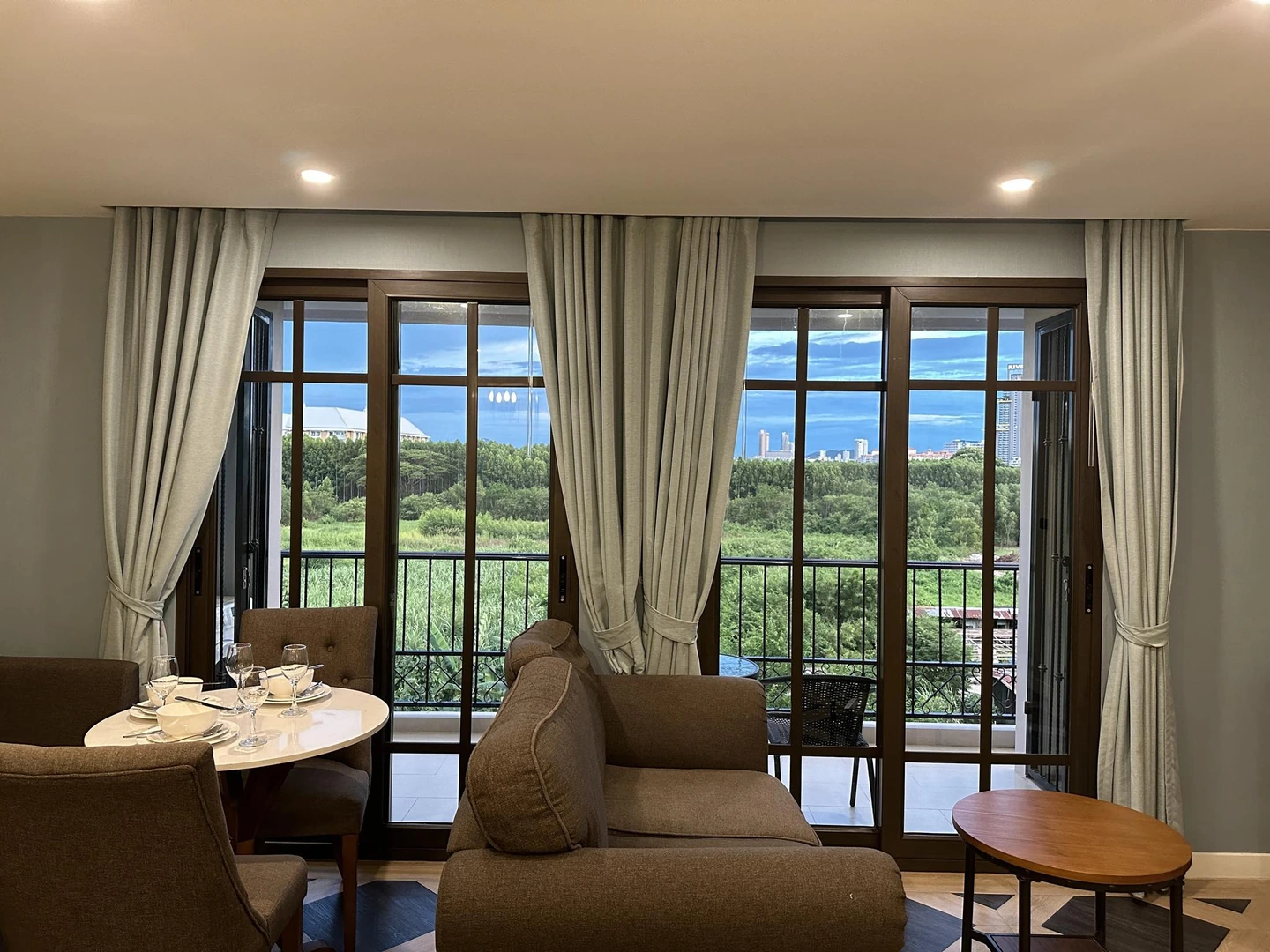 Espana condo — 2 bedroom, 70 m², 5 fl