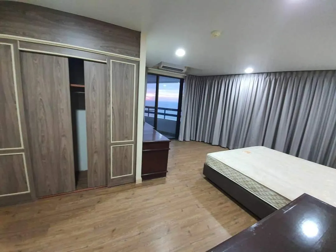 Jomtien Plaza condotel — 2 bedroom, 126 m², 22 fl