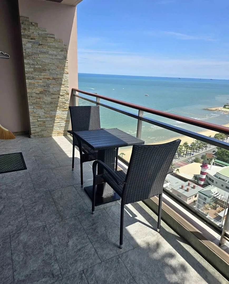 Northshore Condo — 1 bedroom, 80 m², 28 fl
