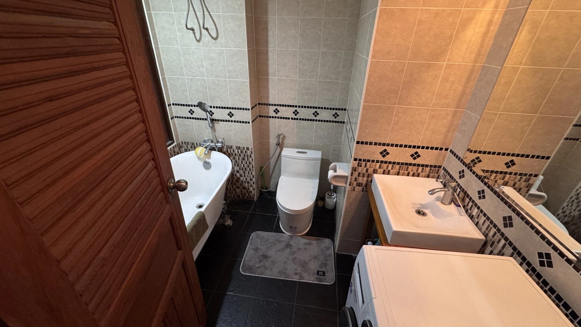 Royal Hill Resort — 1 bedroom, 104 m², 5 fl