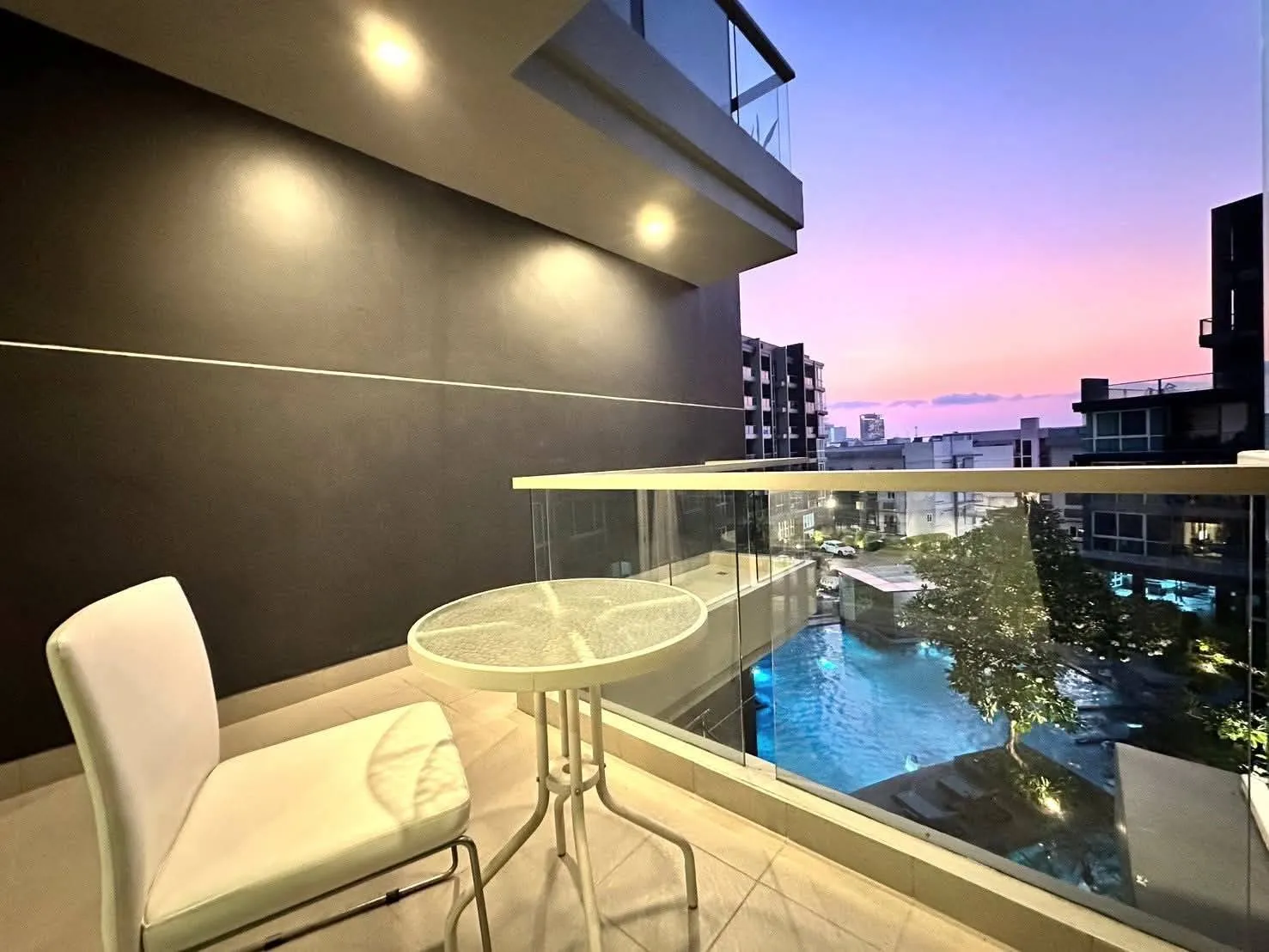 Apus Condo — 2 bedroom, 72 m², 4 fl
