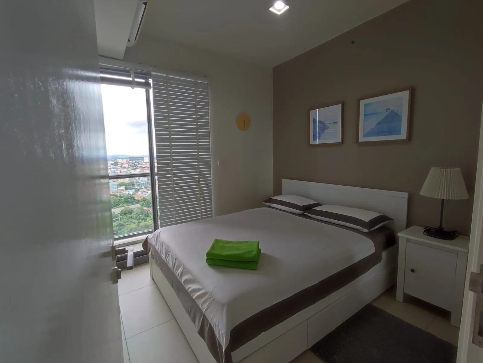 Unixx Condo — 2 bedroom, 56 m², 25 fl