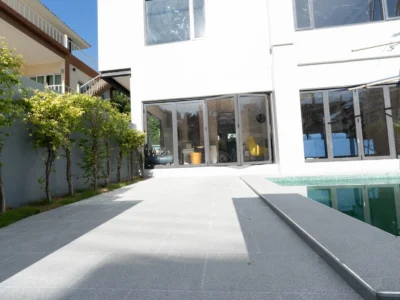 Townhouse/house — Townhouse, 260 m², 3 fl