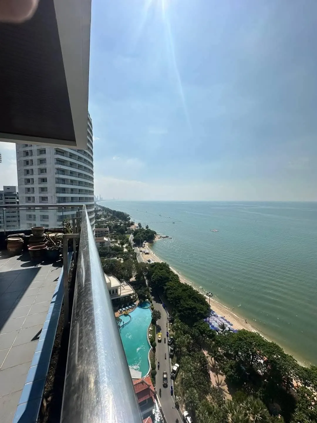 Baan Haad Uthong Condominium — 2 bedroom, 245 m², 21 fl
