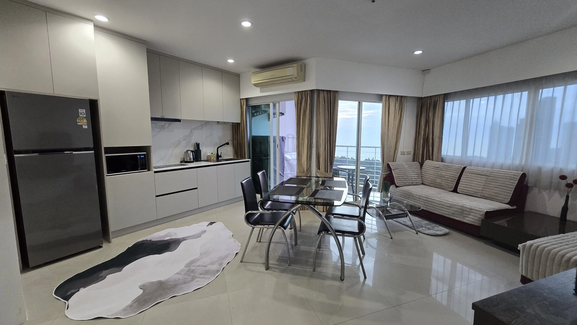 AD Hyatt Wongamat — 1 bedroom, 72 m², 22 fl
