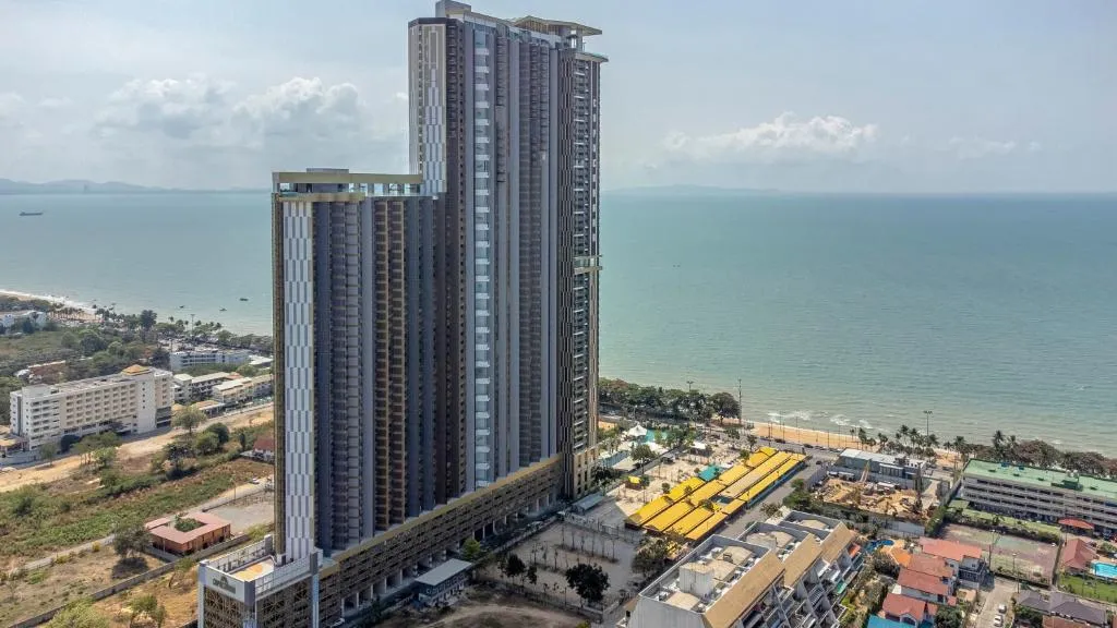 Copacabana Beach Jomtien: facade