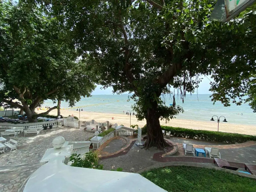 Sky Beach Condominium Pattaya — Condos Near Wongamat Beach: swimming pool