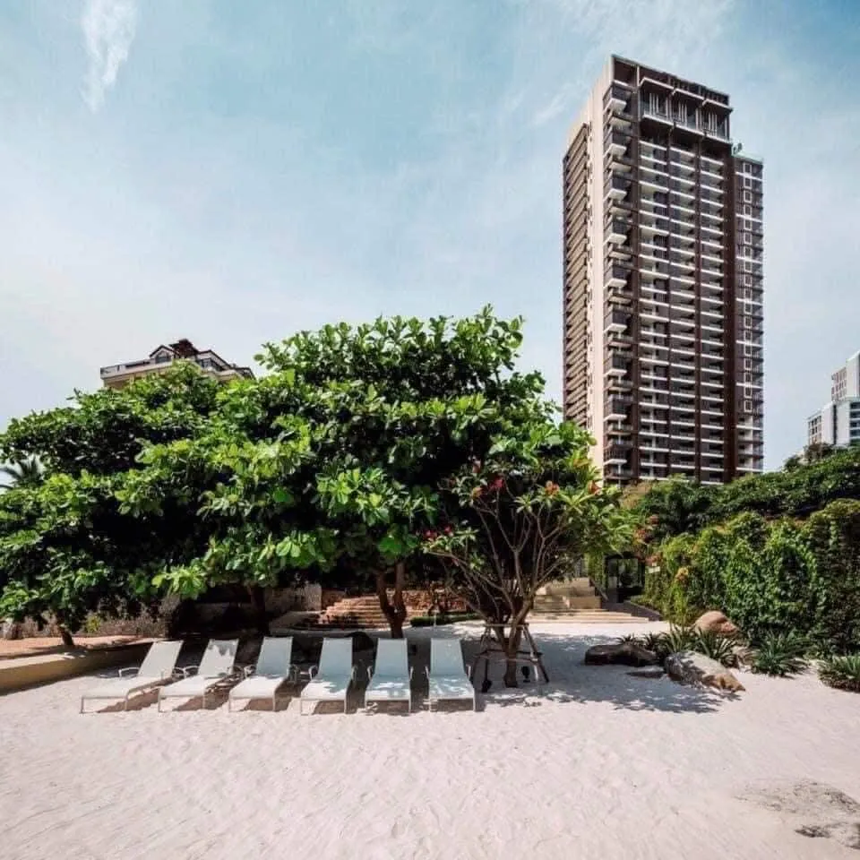 Baan Plai Haad Condo: facade
