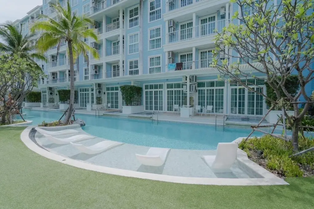 Grand Florida Beachfront: swimming pool