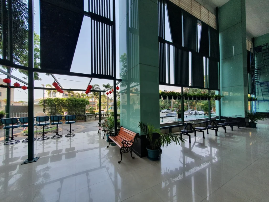 AD Hyatt Wongamat: facade