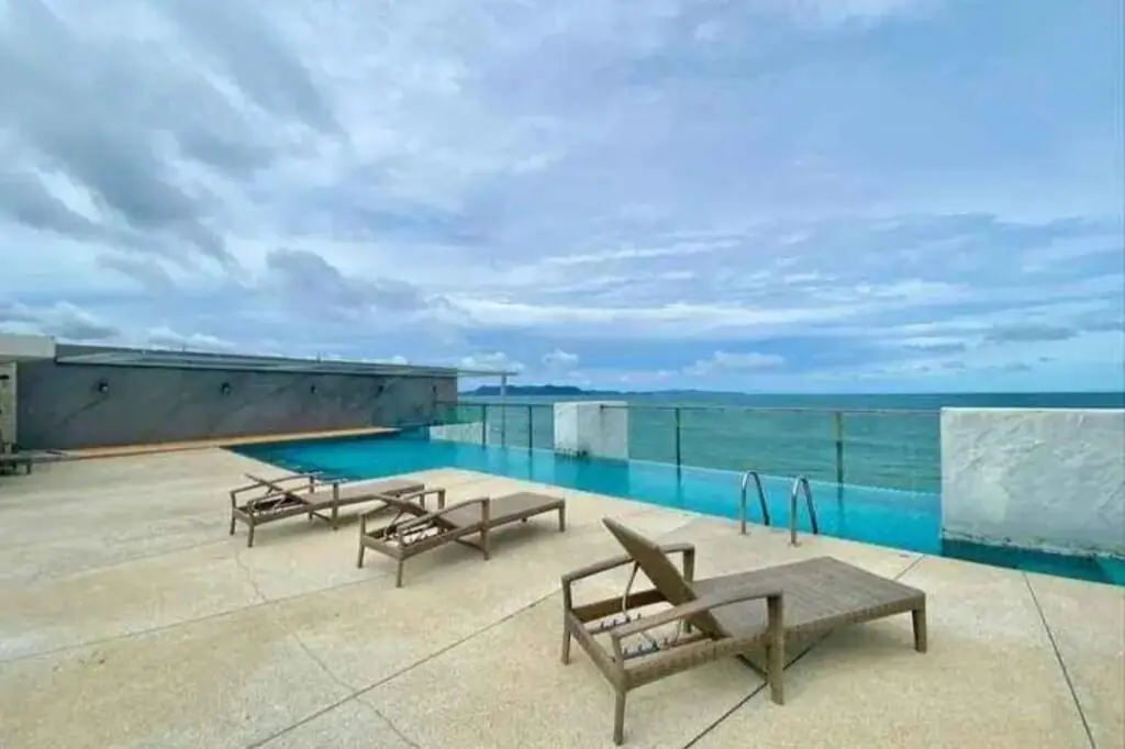Water Edge: facade