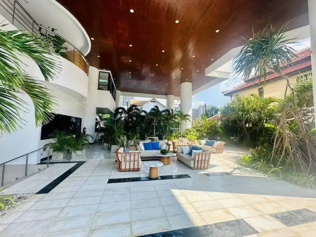 Baan Haad Uthong Condominium: grounds and amenities