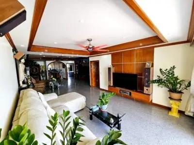Jomtien Plaza condotel — 2 bedroom, 161 m², 6 fl