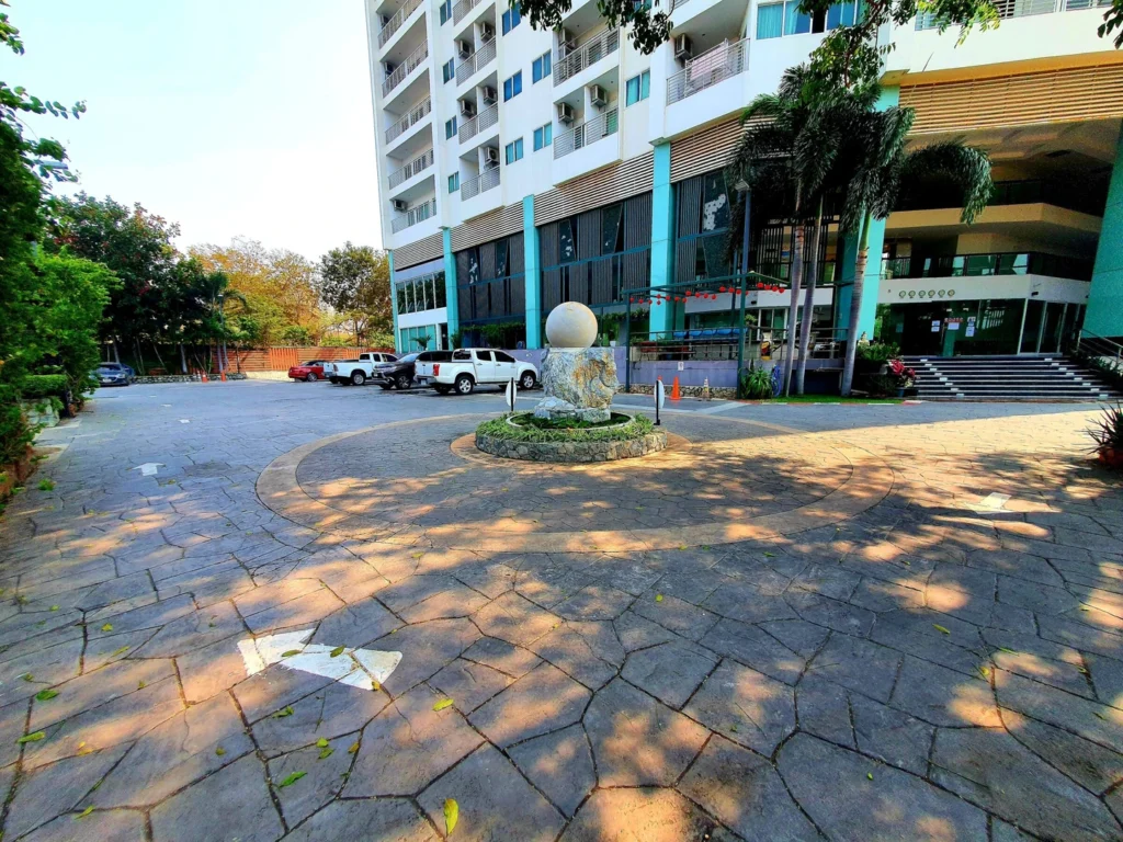 AD Hyatt Wongamat: facade