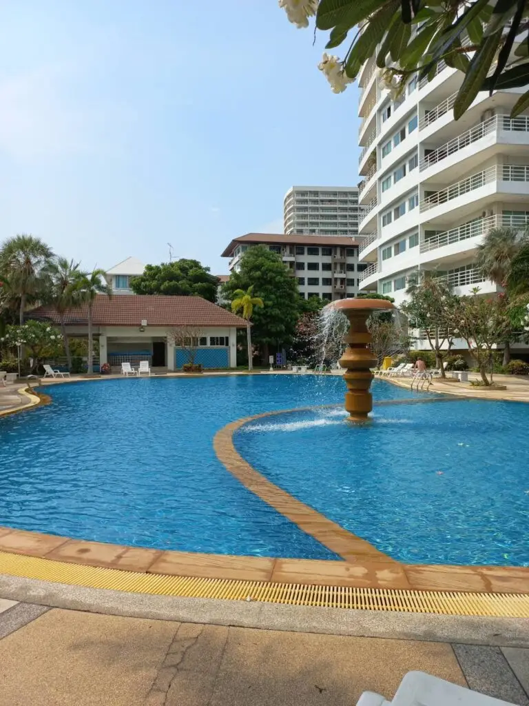 View Talay 7: facade