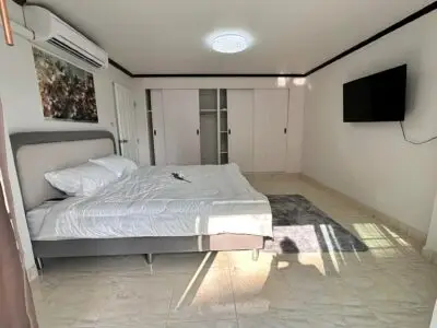 Sombat Condoview