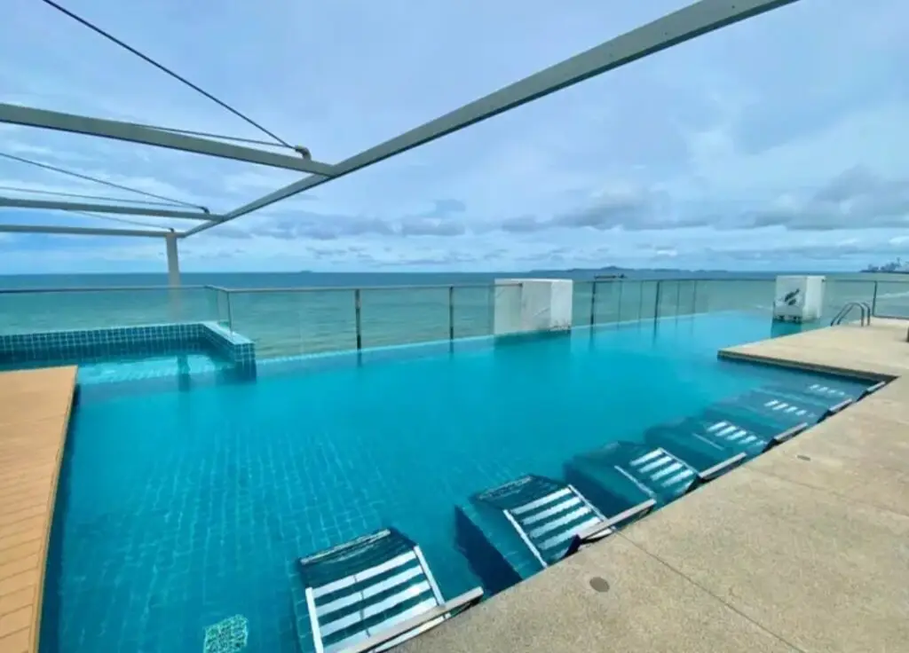 Water Edge — Na Jomtien