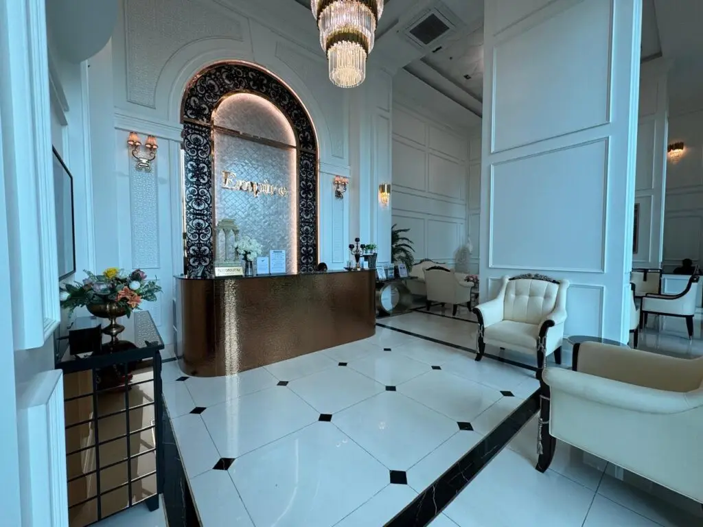 The Empire Tower: lobby