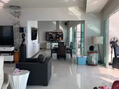Movenpick Penthouse