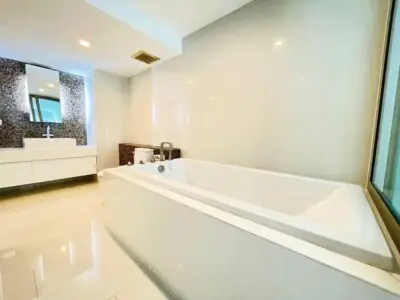 Sanctuary Wong Amat