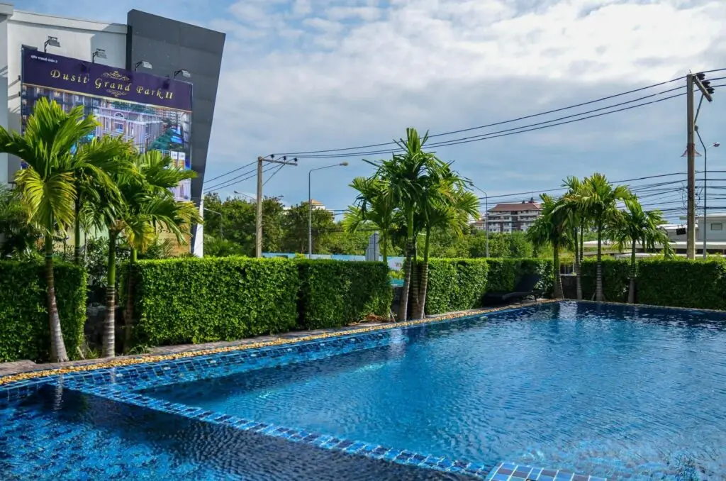 Dusit Grand View: swimming pool
