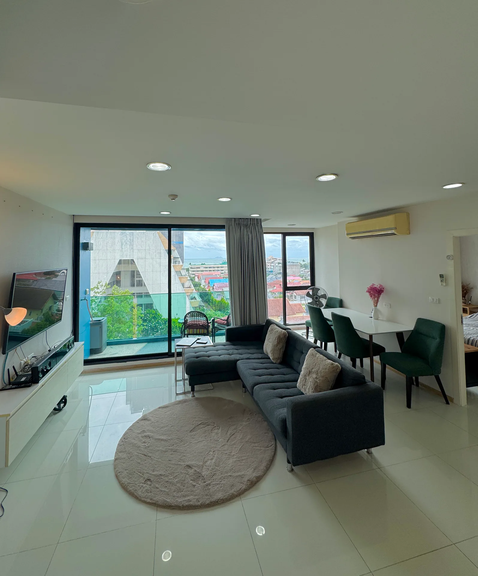 Acqua Condo — 2BR, 76 m², 7 fl
