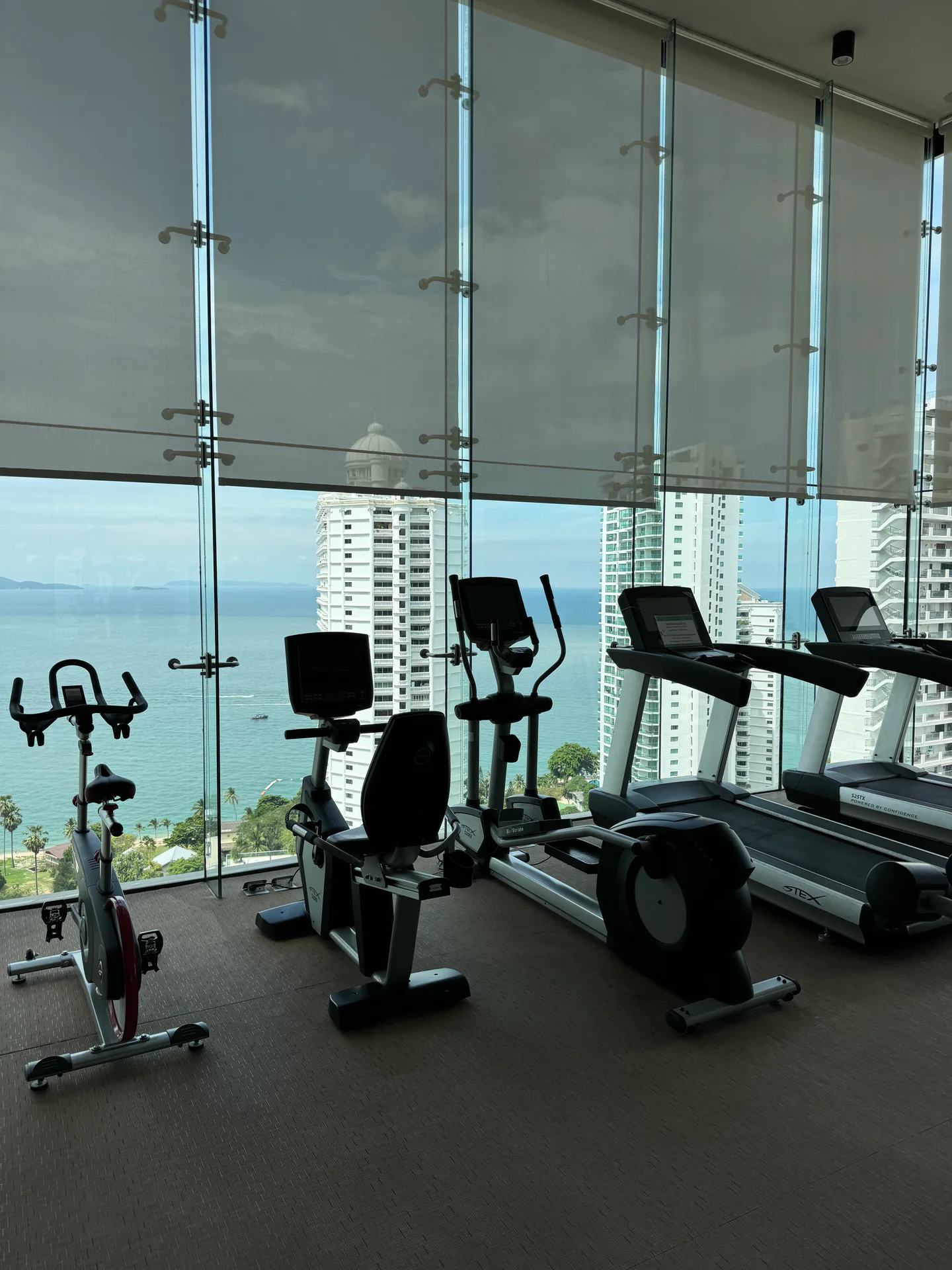 Riviera Wongamat — 1BR, 35 m², 14 fl