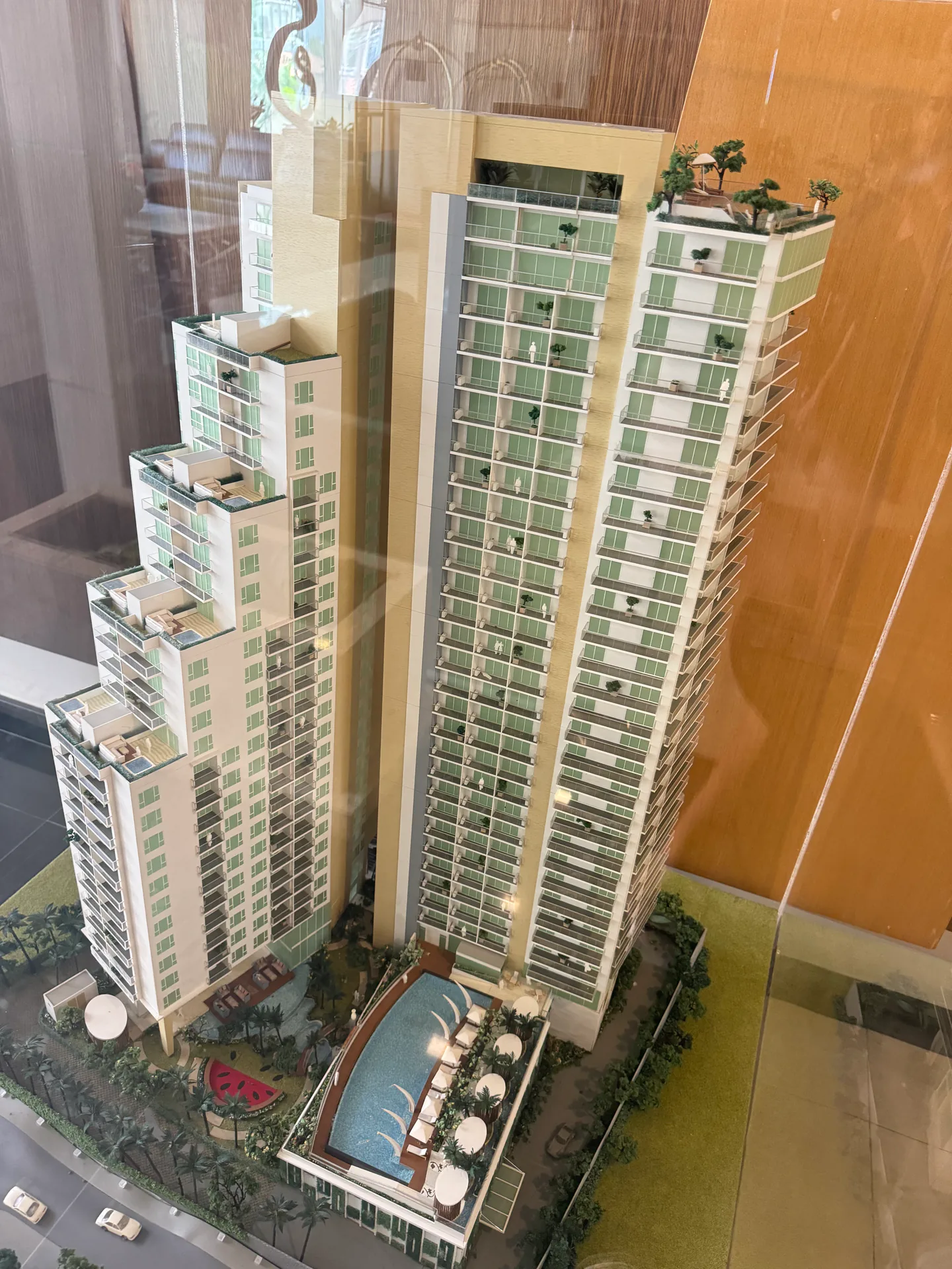 Peak Towers — 1BR, 43 m², 28 fl