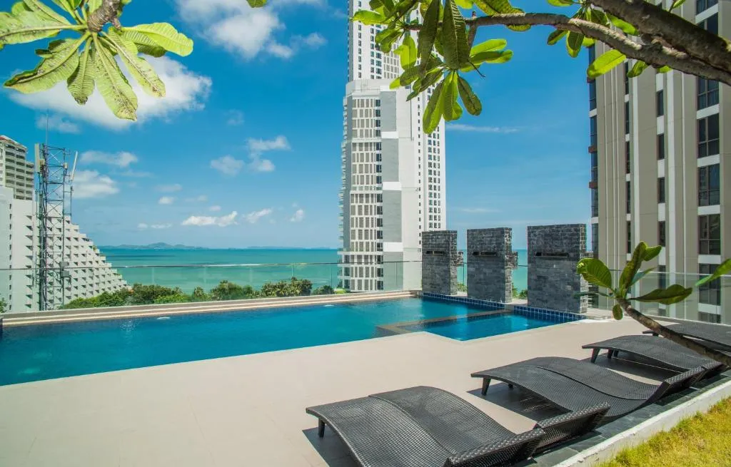 Serenity Wongamat: facade