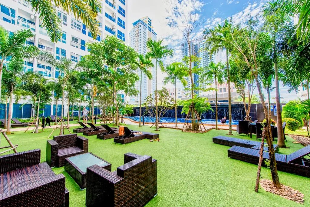 Nam Talay: views from residences