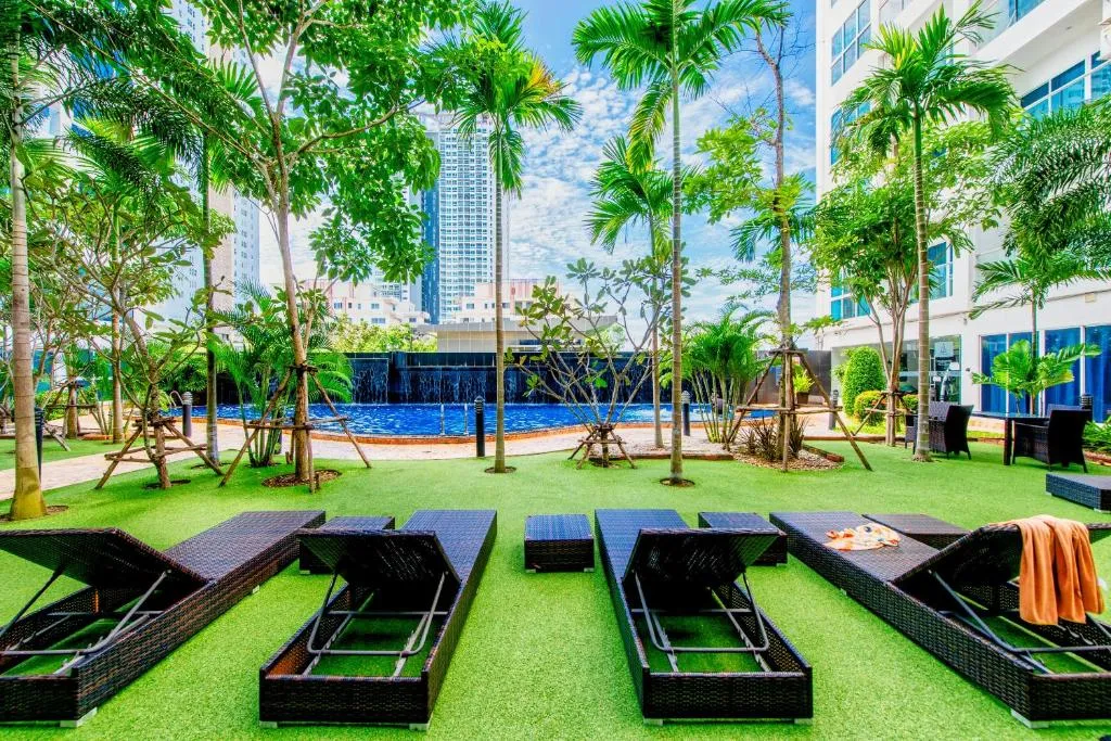 Nam Talay: grounds and amenities