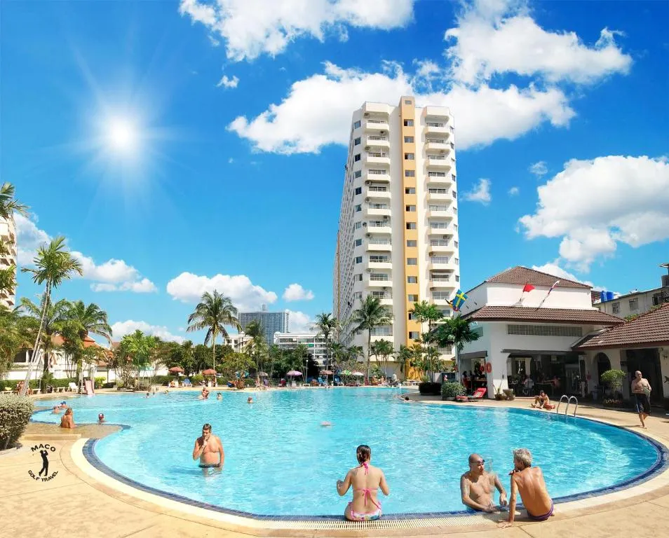View Talay 1: swimming pool (3)