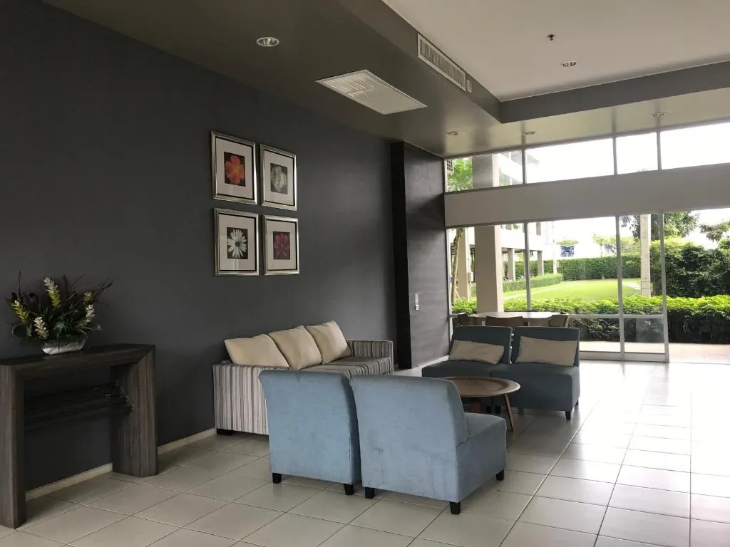 Lumpini ville wongamat: grounds and amenities