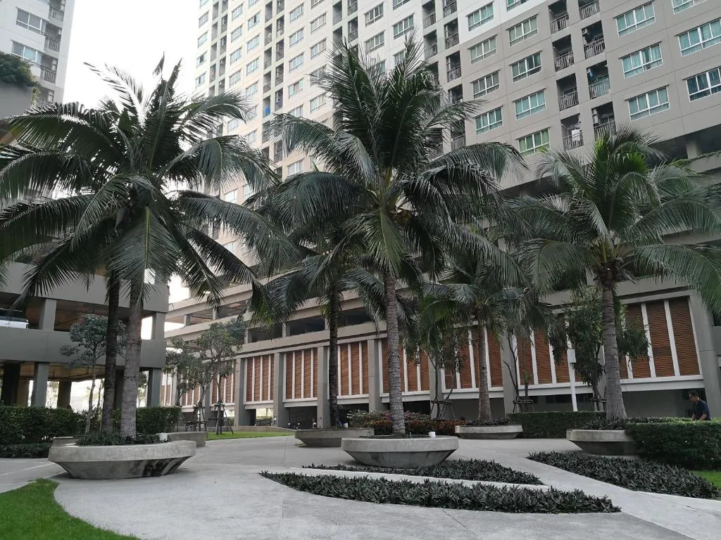 Lumpini ville wongamat: facade