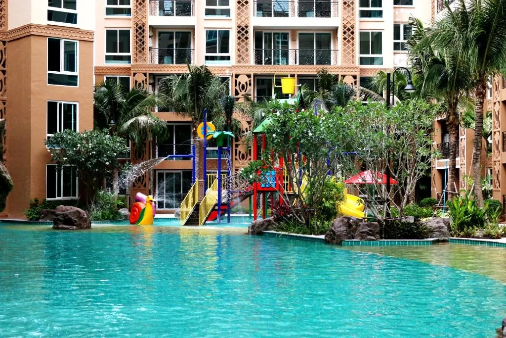 Atlantis condo: views from residences