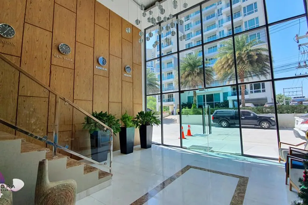 Aurora: lobby