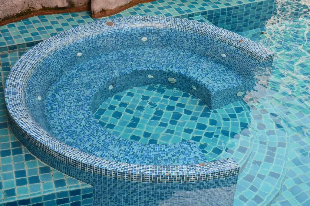 Laguna Beach Resort 3 Maldives: grounds and amenities