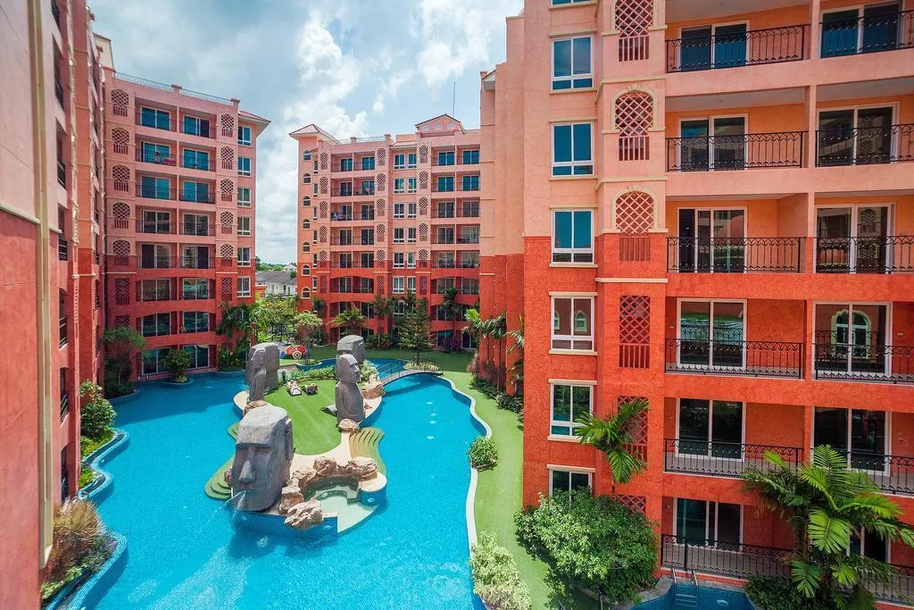 Seven Seas Jomtien: facade