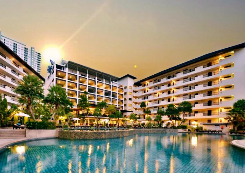 Wongamat Privacy: facade