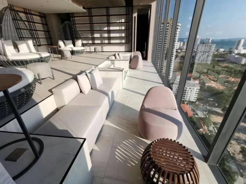 Andromeda condo: swimming pool