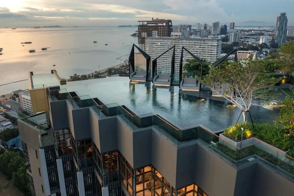 The Edge: views from residences