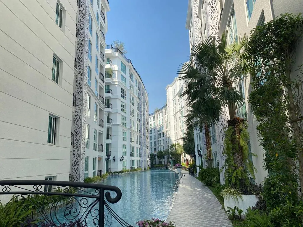 Olympus City Garden: facade