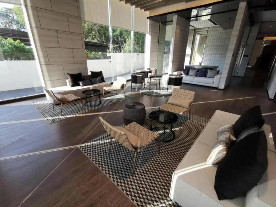 Andromeda condo: facade