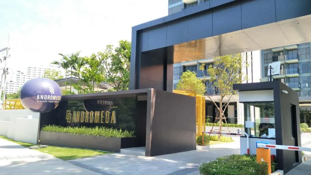 Andromeda condo: lobby