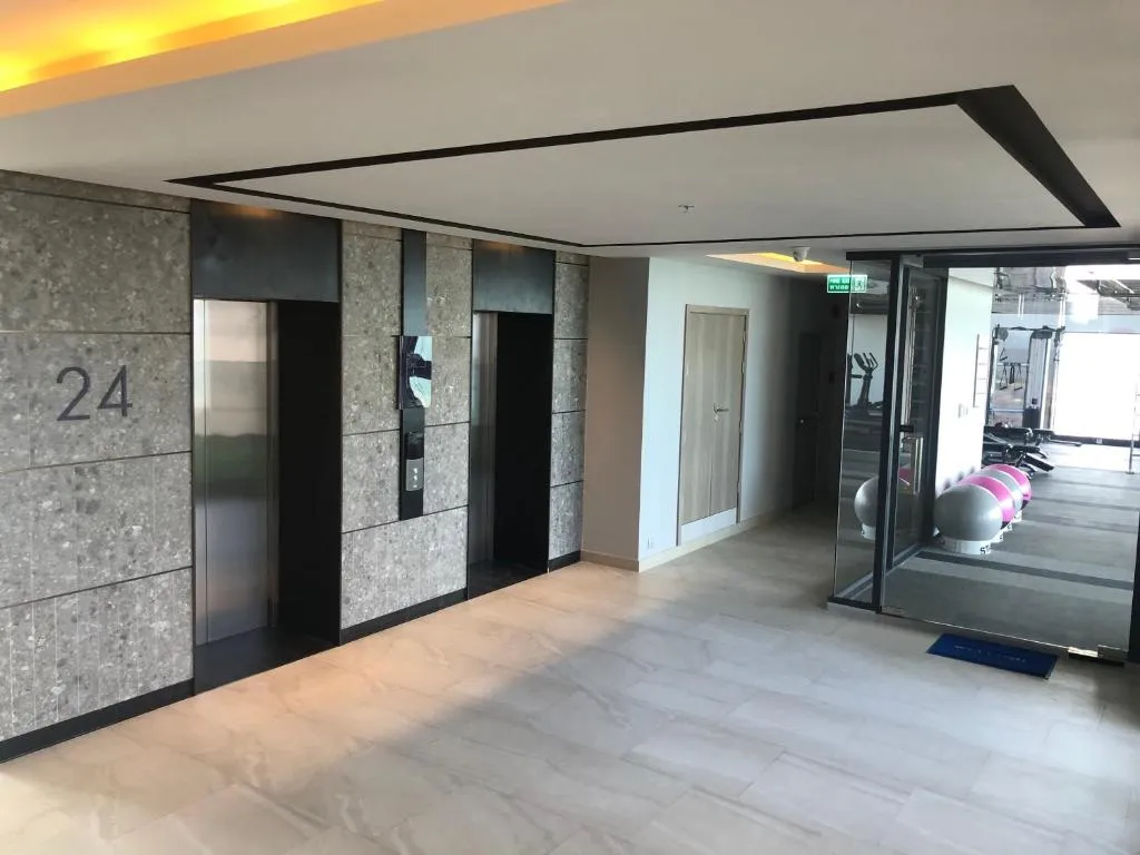 Andromeda condo: facade