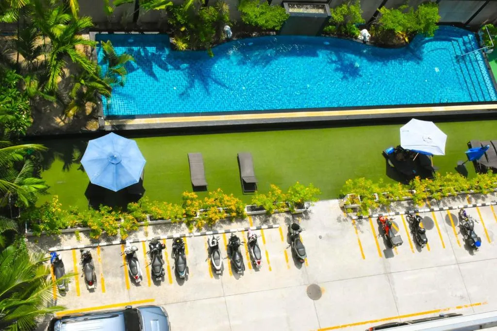 Water park: facade