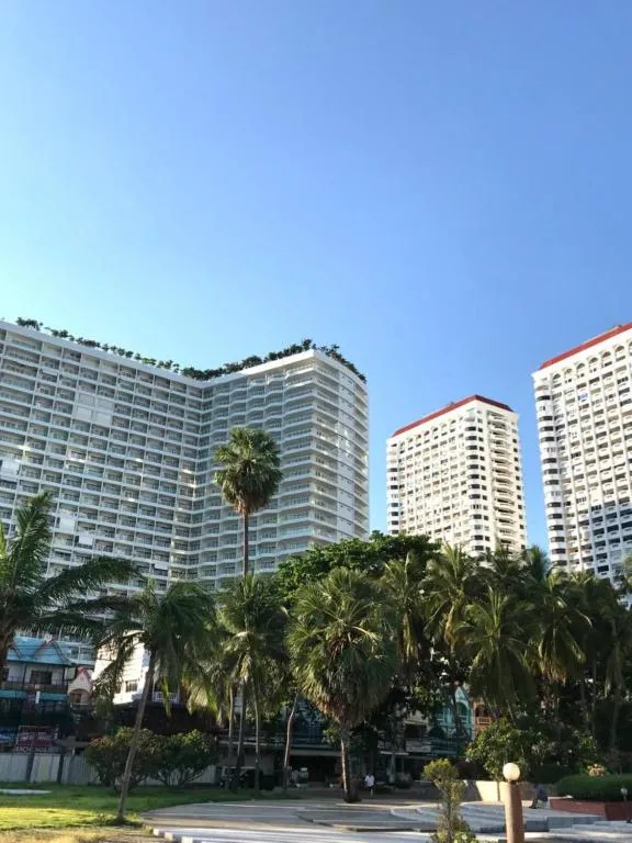View Talay 7: facade